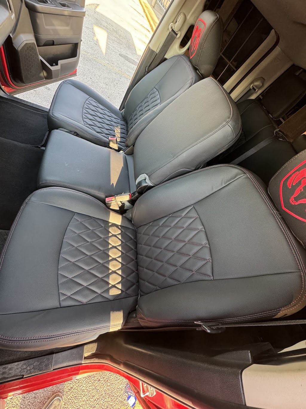 G & L Upholstery | 5600 River Oaks Blvd, River Oaks, TX 76114, USA | Phone: (682) 788-0238