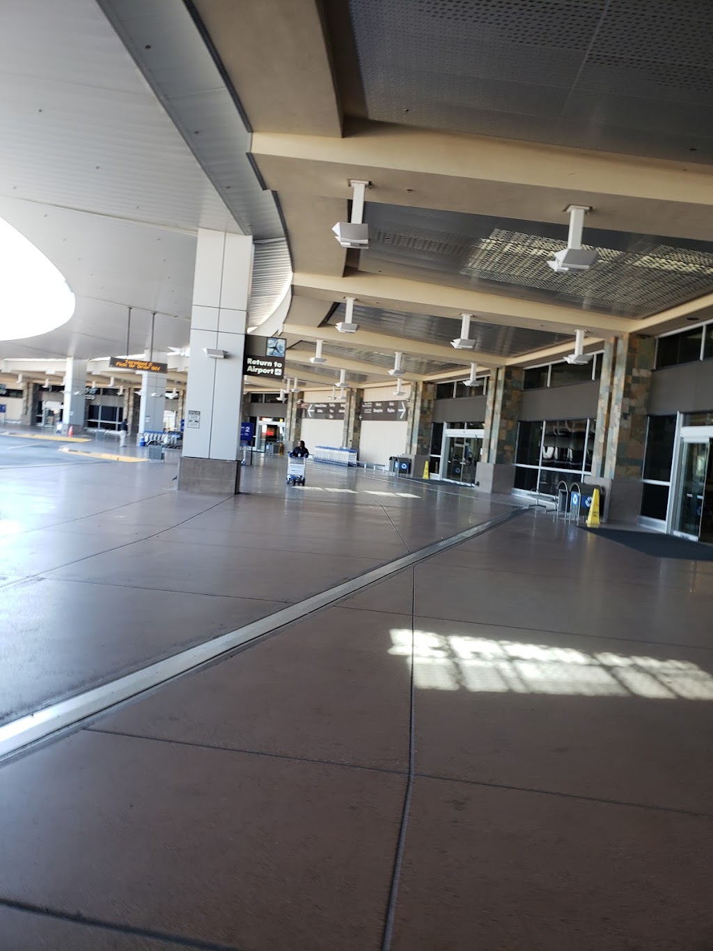 Avis Car Rental | 5401 N Scottsdale Rd, Scottsdale, AZ 85250, USA | Phone: (480) 947-7227