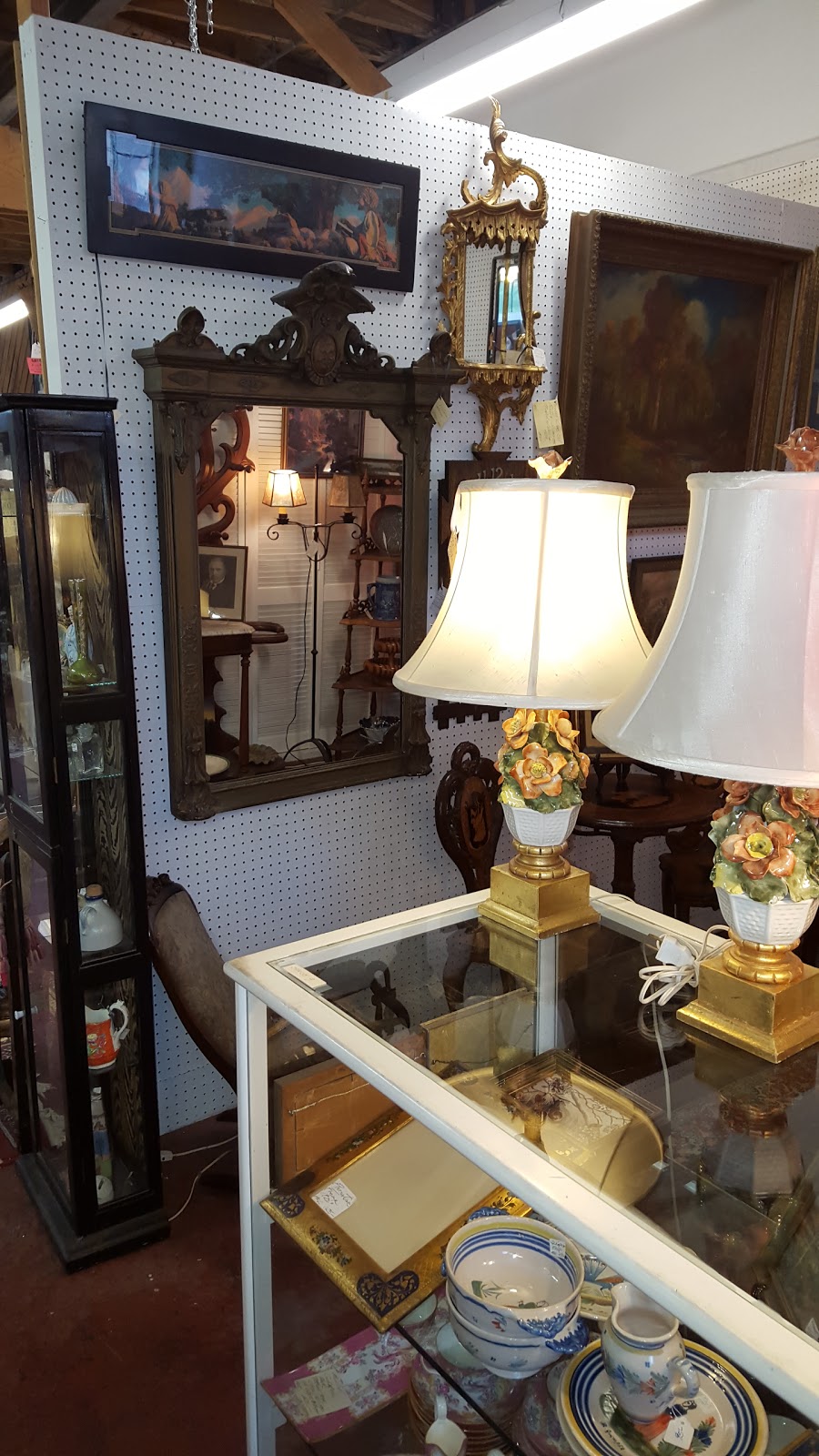 Antiques Legacy - jewelry store  | Photo 3 of 10 | Address: 204 Sir Francis Drake Blvd #2524, San Anselmo, CA 94960, USA | Phone: (415) 457-7166