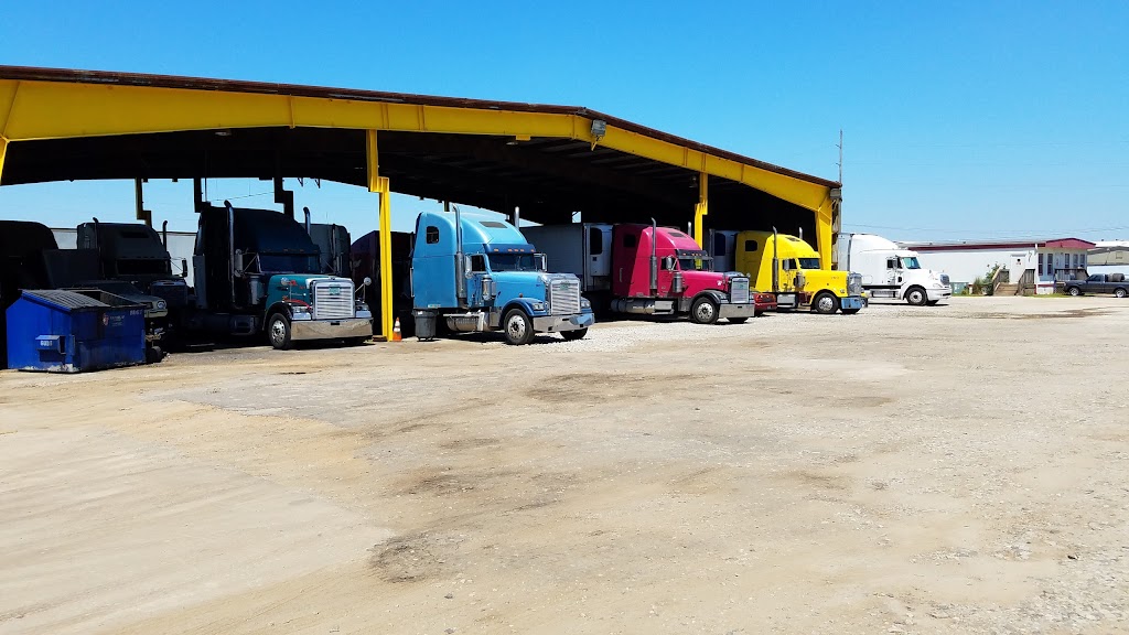 EMK Truck Parking | 535 Seaboard Industrial Dr, Lawrenceville, GA 30046, USA | Phone: (678) 429-3998