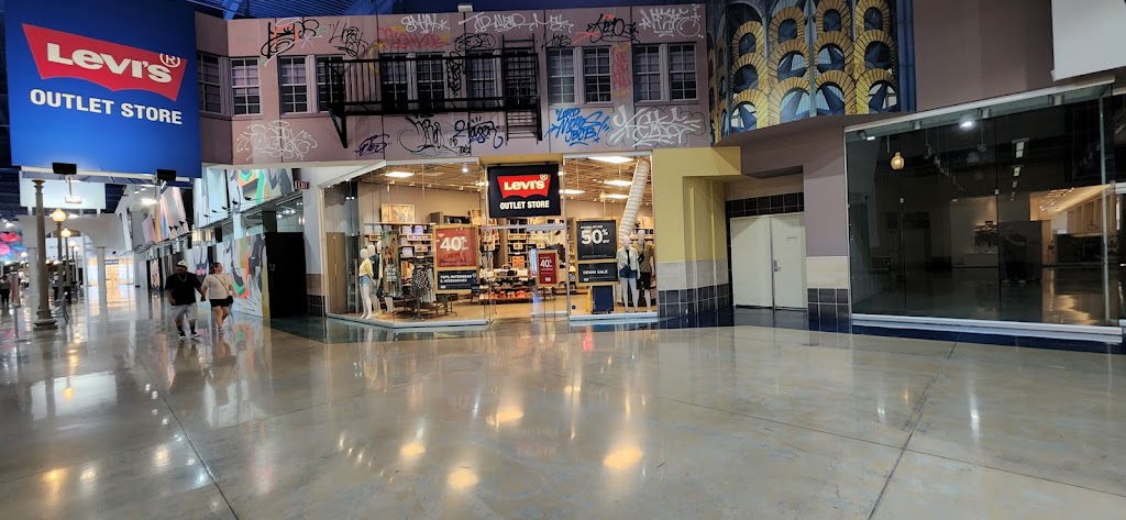 Levis Outlet Store | 32100 S Las Vegas Blvd Space 221, Primm, NV 89019, USA | Phone: (702) 874-1649