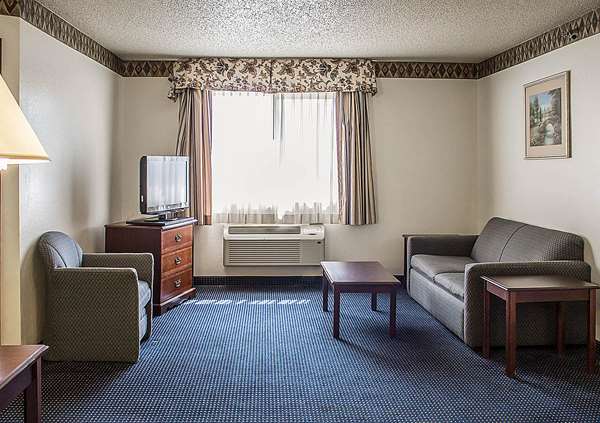 Quality Inn & Suites | 1251 Columbus Pike, Delaware, OH 43015, USA | Phone: (740) 363-8869