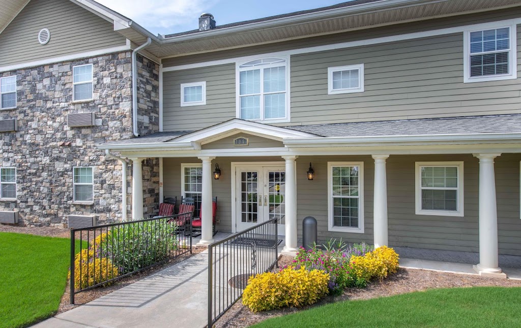 Benton Village of Stockbridge | 201 Evergreen Terrace, Stockbridge, GA 30281, USA | Phone: (770) 389-3889