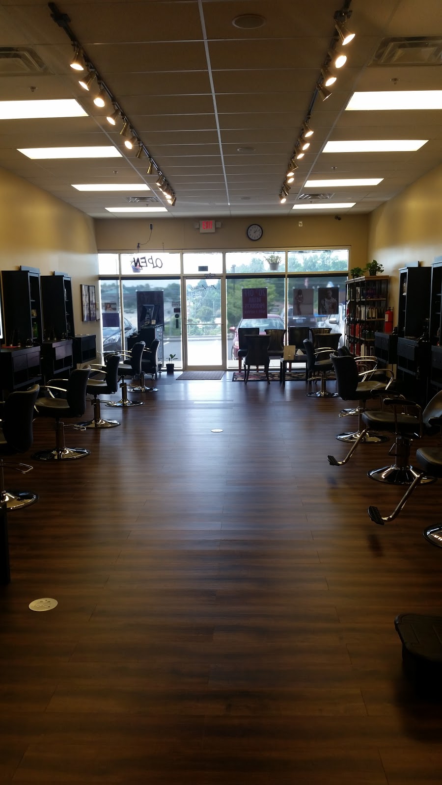 Mane Avenue Salon | 8544 US-42 #200, Florence, KY 41042, USA | Phone: (859) 918-1155