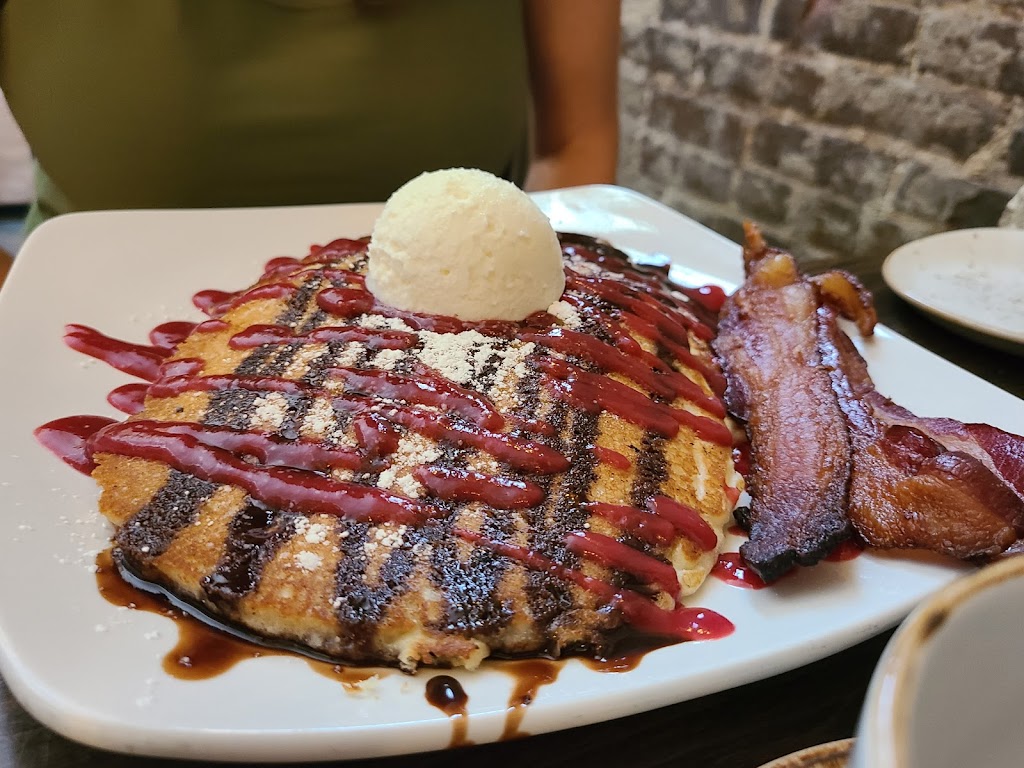 Cenacolo Restaurant | 2000 Commerce Loop, North Huntingdon, PA 15642, USA | Phone: (724) 515-5983