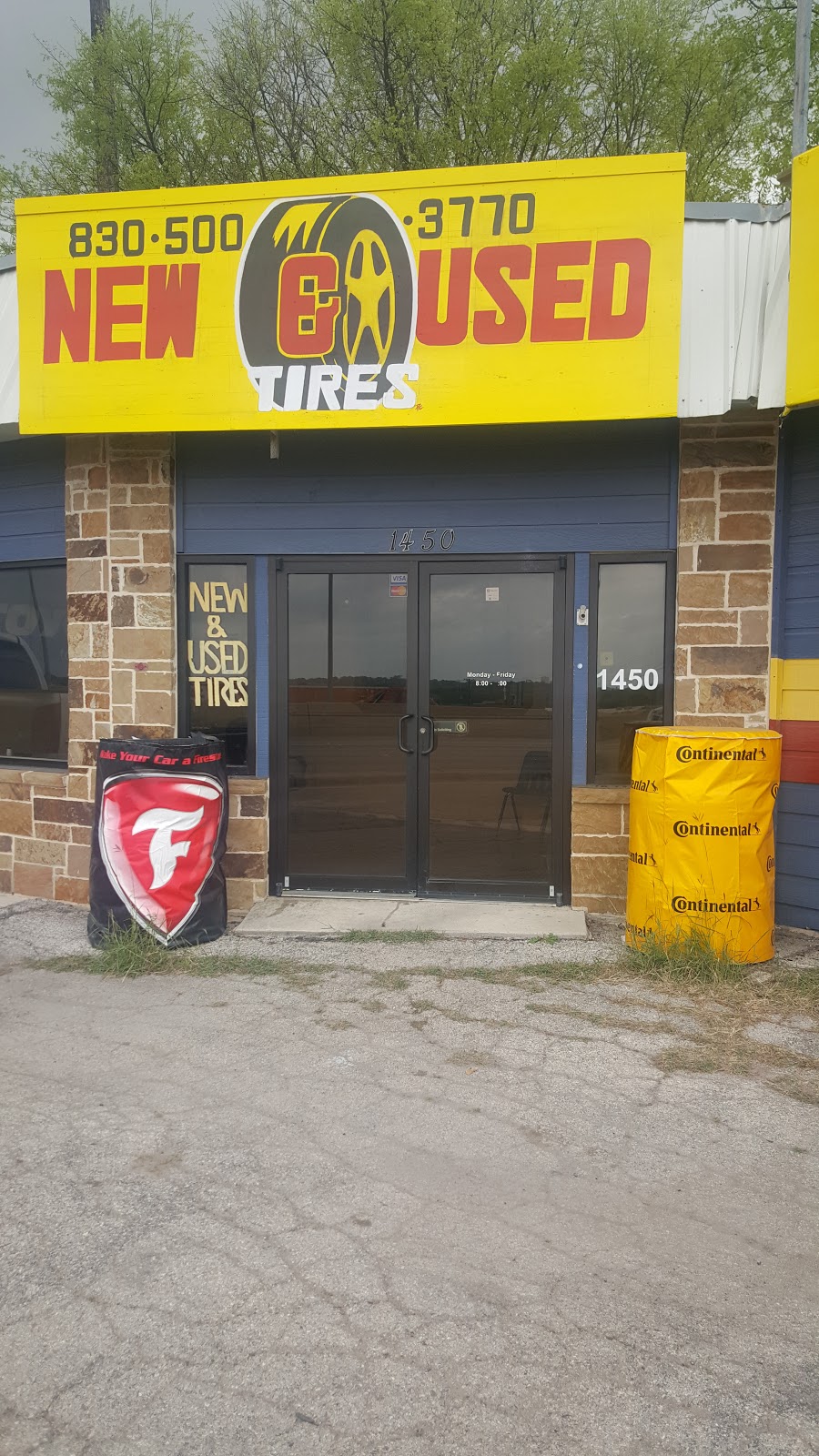 Victors tire service | 1450 I-35, New Braunfels, TX 78130, USA | Phone: (830) 500-3770