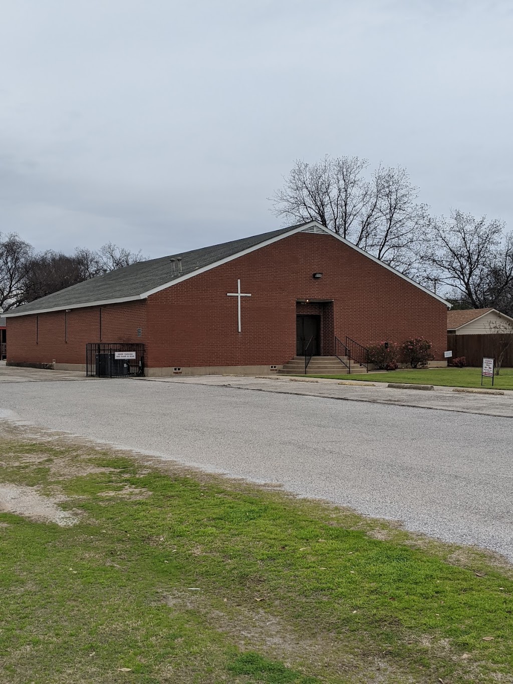 Light of the World Pentecostal Church | 2717 Carnation Ave, Fort Worth, TX 76111, USA | Phone: (817) 838-2539