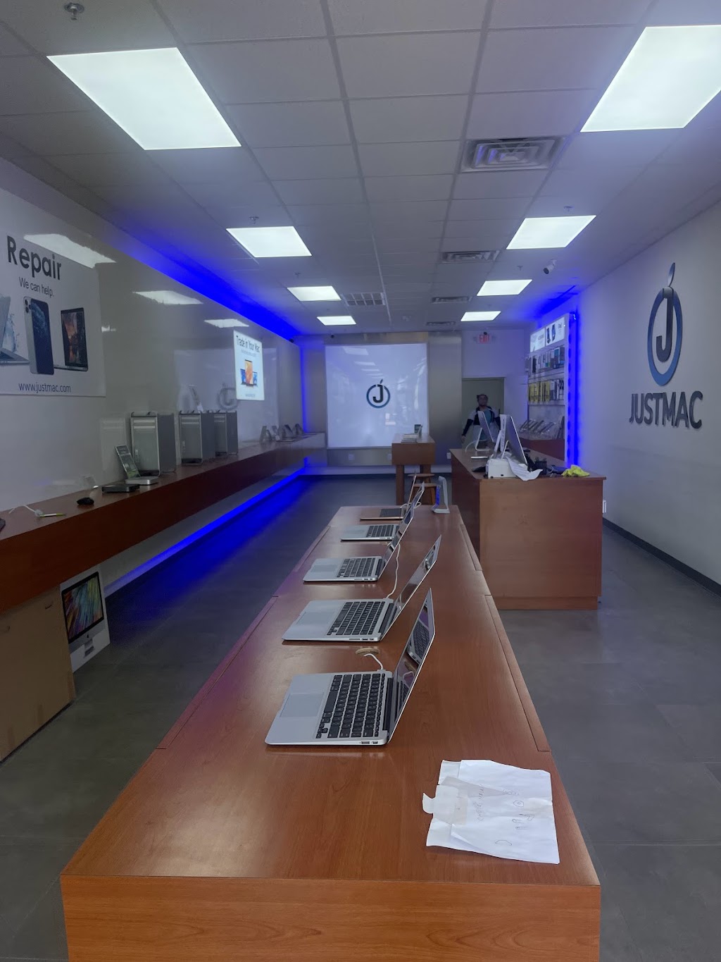 JustMac iPhones & Macbooks- Buy/repair/sell- Conroe | 10160 TX-242 suite 700, Conroe, TX 77385, USA | Phone: (346) 291-8889