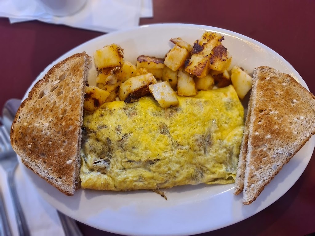 Eddys Diner Breakfast & Lunch | 187 Beach St, Malden, MA 02148, USA | Phone: (781) 605-3077