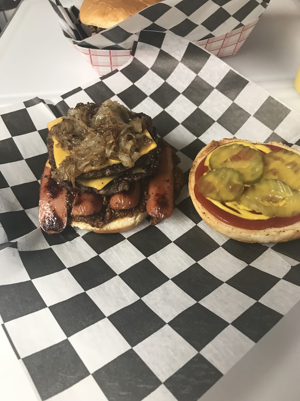 Burger Junkie | 611 W Madison Ave #3047, Arkansas City, KS 67005, USA | Phone: (620) 442-6666