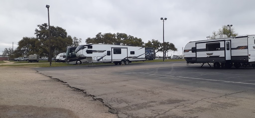 Ancira RV - Boerne | 30500 Interstate 10 West Frontage Road, Boerne, TX 78006, USA | Phone: (800) 299-1199