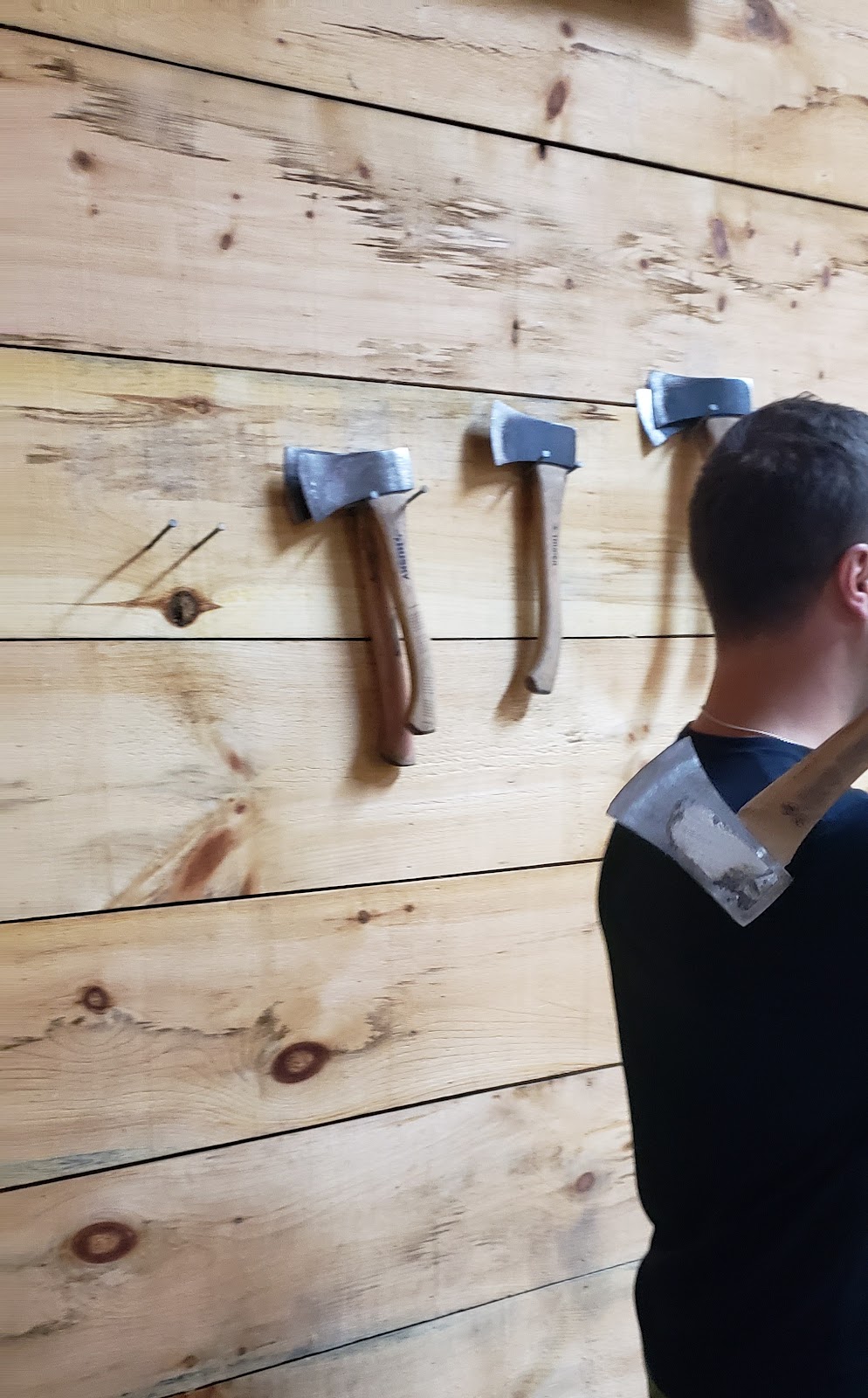 Niagara Axe Throwing | 9387 Lundys Ln, Niagara Falls, ON L2H 1L4, Canada | Phone: (844) 403-7227