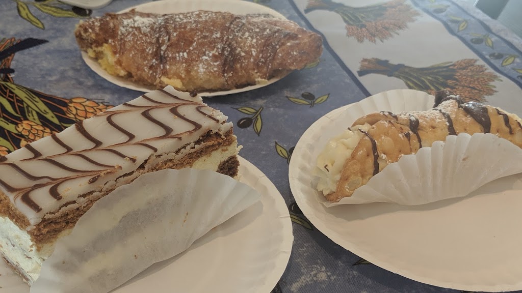 French Memories Bakery | 60 S Main St, Cohasset, MA 02025, USA | Phone: (781) 383-2216