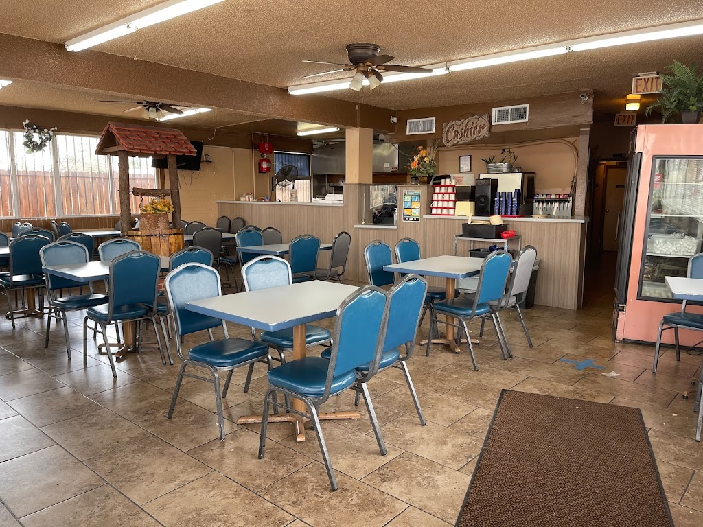 El Hut Cafe #2 | 424 N Yarbrough Dr, El Paso, TX 79915, USA | Phone: (915) 591-0004