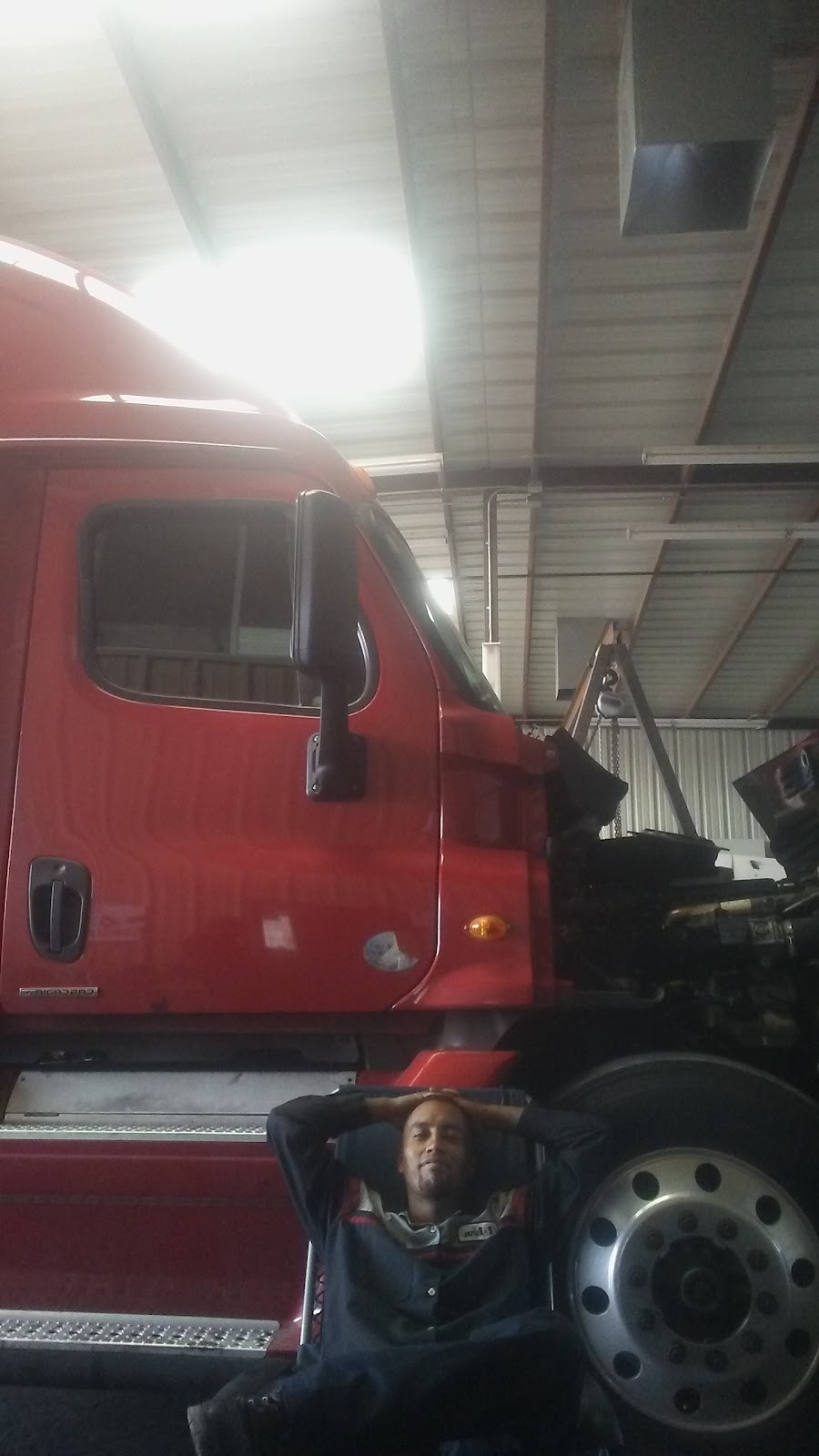 Gomez Truck Parts & Services, Inc. | 601 Zinn Rd, Canutillo, TX 79835, USA | Phone: (915) 886-9991