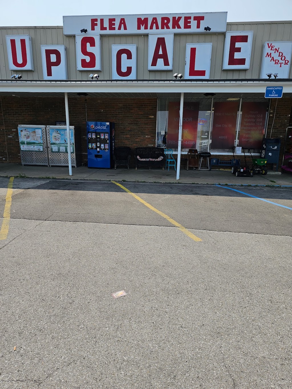 Upscale Vendor Mart (Flea Market) | 1030 E Main St, Gas City, IN 46933, USA | Phone: (765) 573-4498