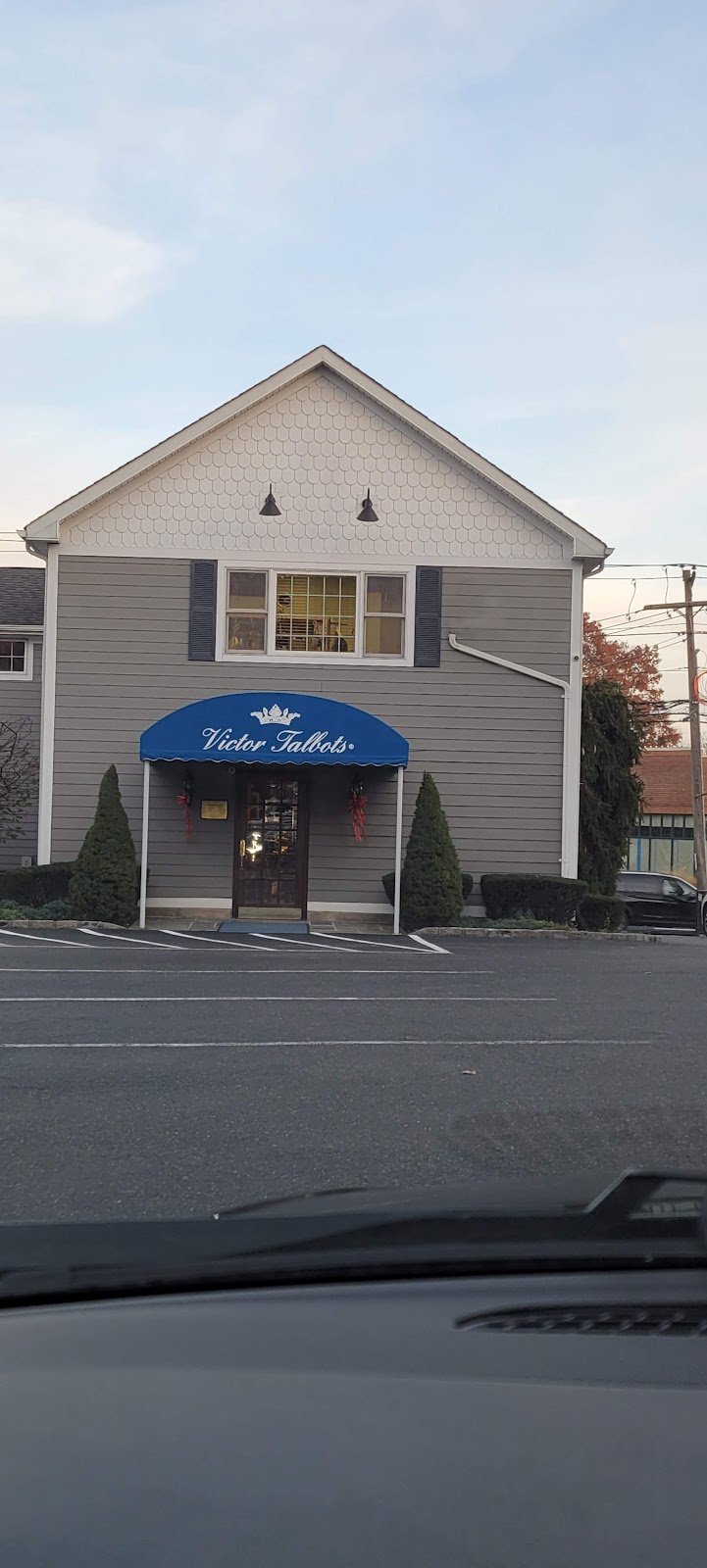 Victor Talbots | 47 Glen Cove Rd, Greenvale, NY 11548, USA | Phone: (516) 625-1787