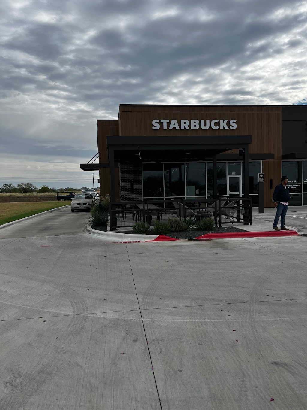 Starbucks | 1380 US-290, Elgin, TX 78621, USA | Phone: (737) 537-2053