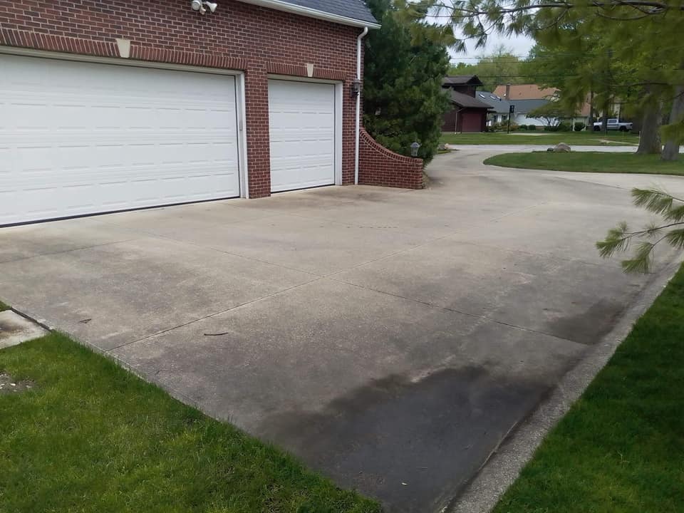 Rise & Shine Exterior Cleaning | 881 Sherwood Dr, Elyria, OH 44035 | Phone: (440) 667-6572