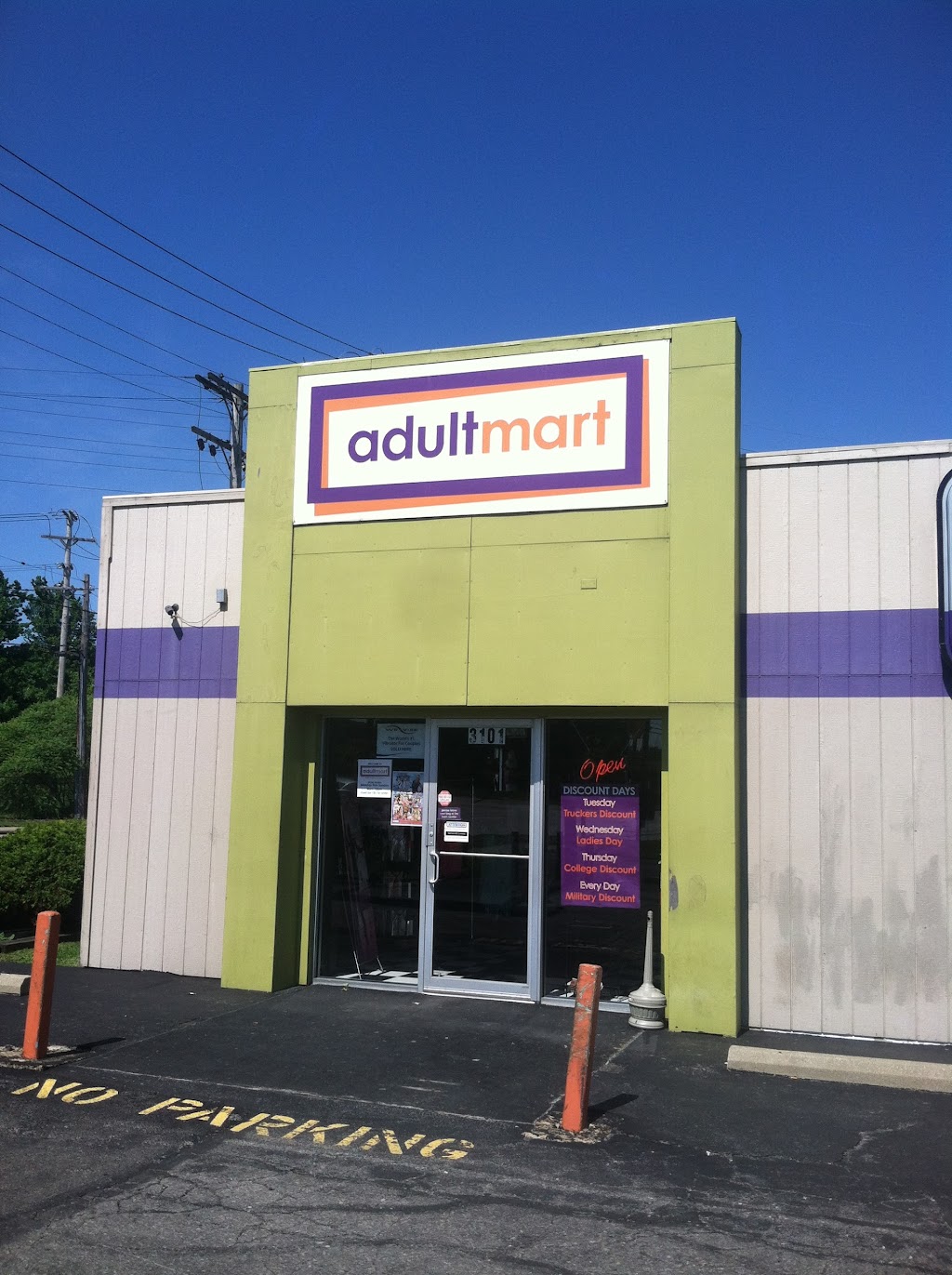 Adultmart | 3101 Berea Rd, Cleveland, OH 44111, USA | Phone: (216) 671-8510