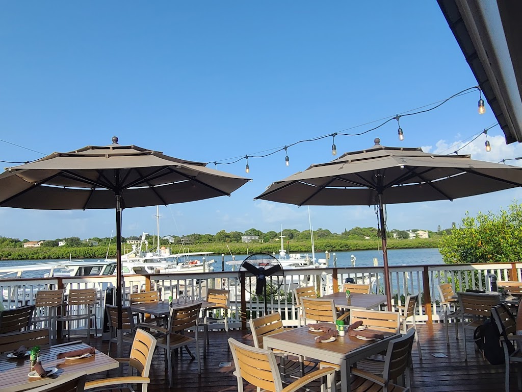 Salt Rock Grill, 19325 Gulf Blvd, Indian Shores, FL 33785