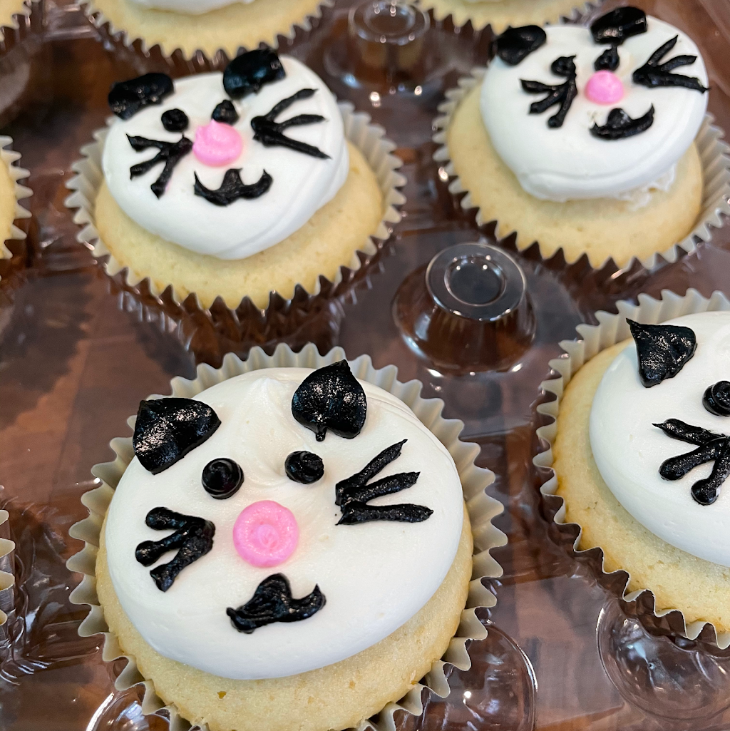 Cupcakes & Canines; Home Baker And RVT | 501 Stoner Dr, Anderson, IN 46013, USA | Phone: (765) 606-0980