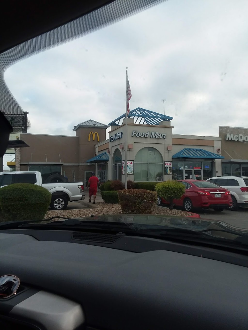 McDonalds | 15359 I-35, Buda, TX 78610, USA | Phone: (512) 312-2383