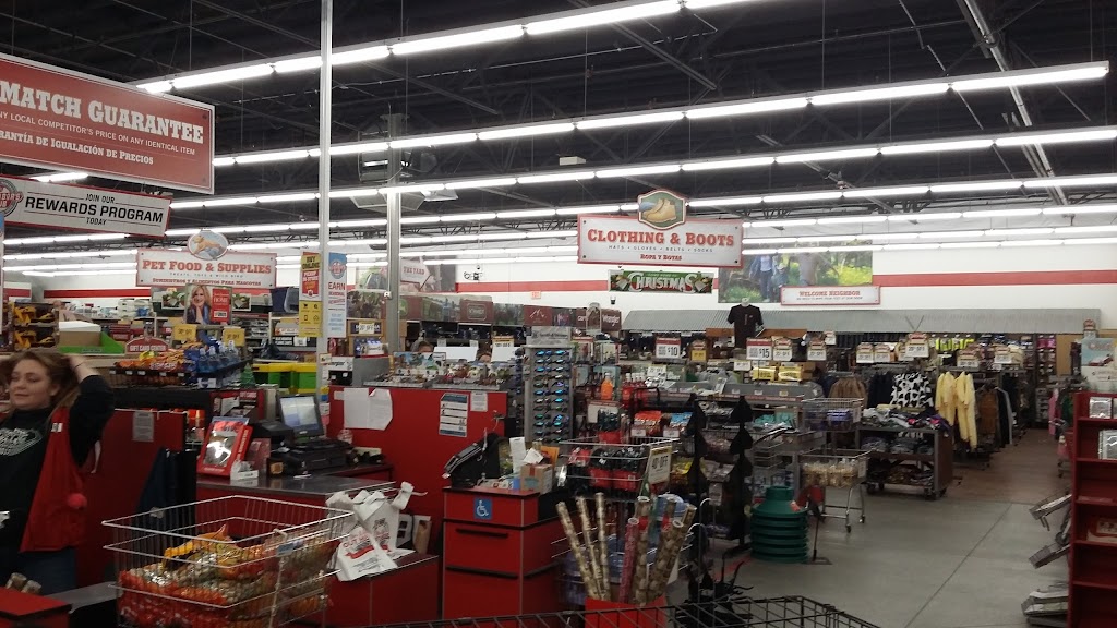 Tractor Supply Co. | 1120 W El Monte Way, Dinuba, CA 93618 | Phone: (559) 595-9289