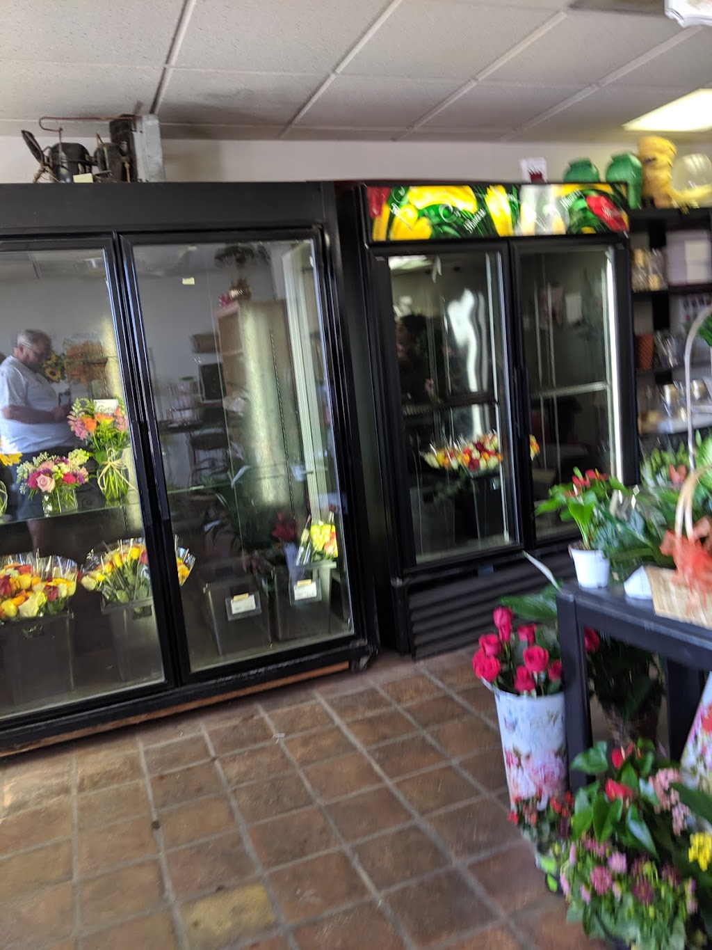 Arizona Rose & Flower Company | 4068 E Main St, Mesa, AZ 85205, USA | Phone: (480) 854-3041