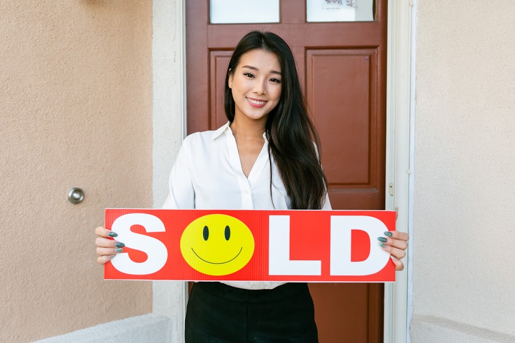 Tiffany Huang, Realtor | 2830 N Brea Blvd, Fullerton, CA 92835, USA | Phone: (909) 273-1994