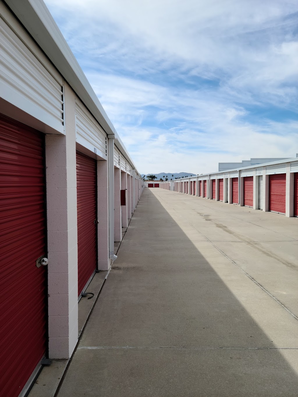 The Storage Place of Hemet | 1455 W Acacia Ave, Hemet, CA 92543, USA | Phone: (951) 925-8562