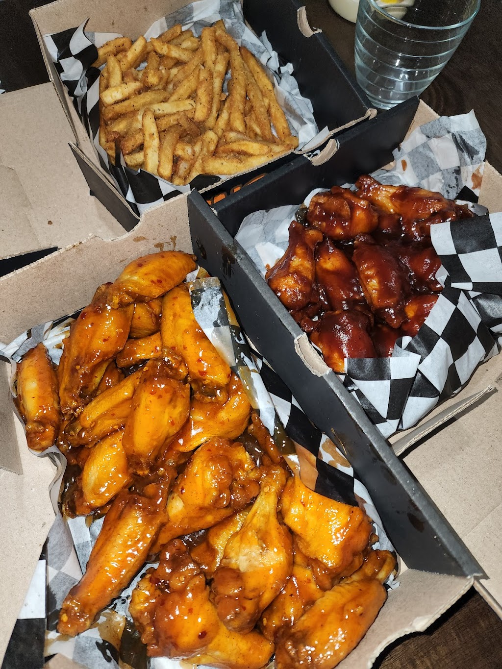 Wing Snob | 34720 Van Dyke Ave, Sterling Heights, MI 48312, USA | Phone: (586) 745-9464