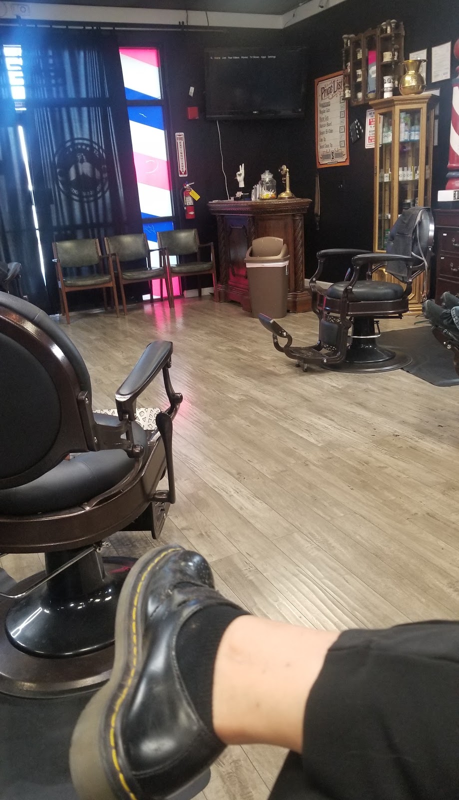 Americas Barbershop | 18985 Bear Valley Rd #4, Apple Valley, CA 92308, USA | Phone: (760) 247-7712