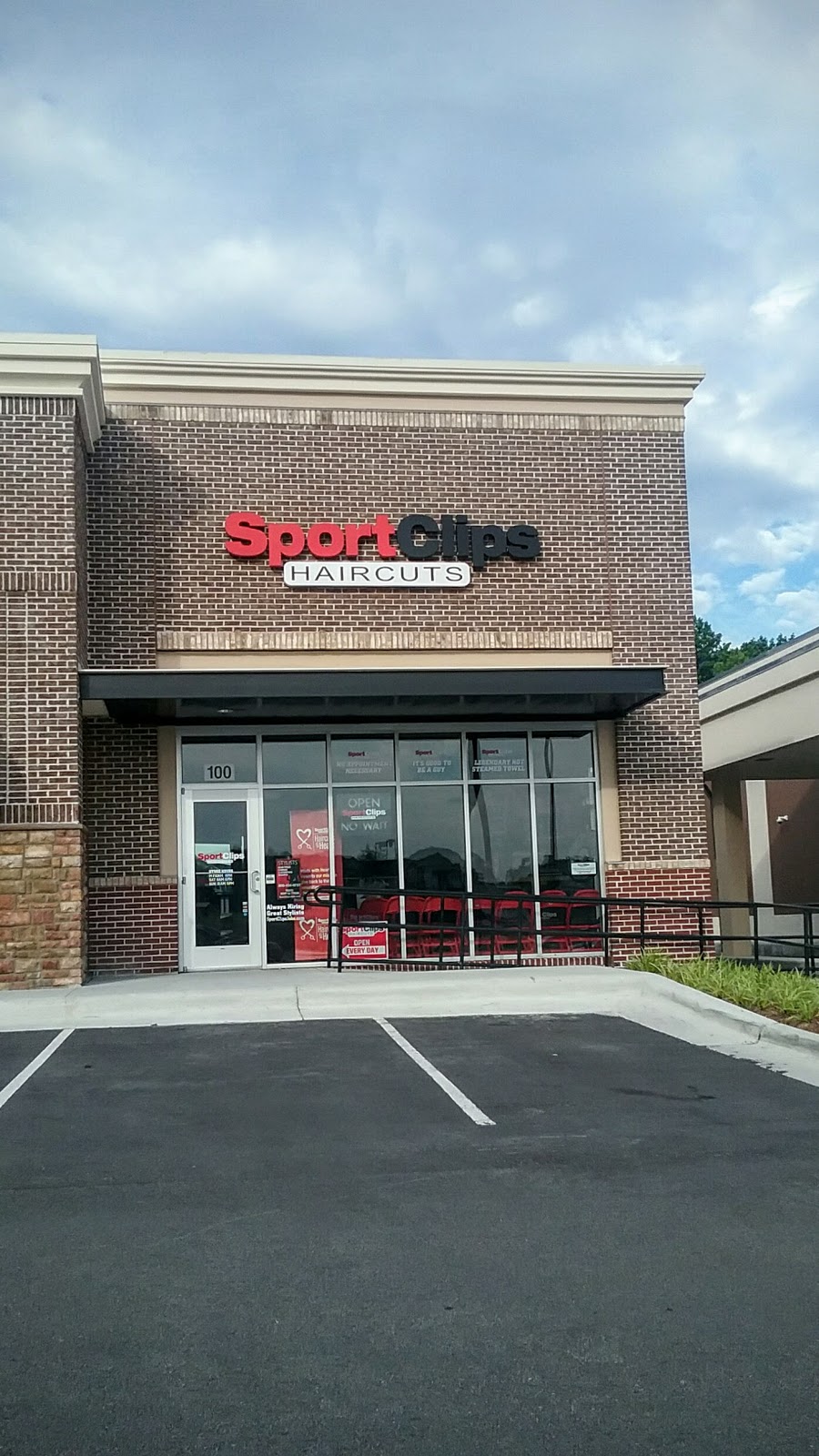 Sport Clips Haircuts of Heritage Village | 1040 Forestville Road Suite #A-100, Wake Forest, NC 27587, USA | Phone: (919) 554-3522