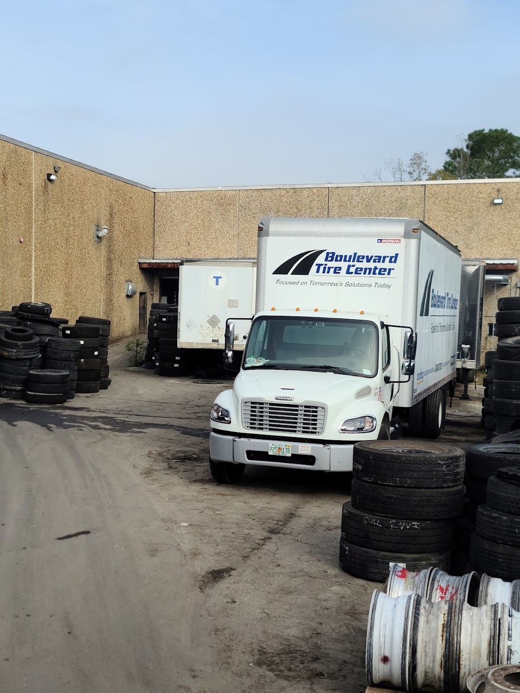 Boulevard Tire Systems | 570 Henderson Rd, Jacksonville, FL 32254, USA | Phone: (904) 786-8512