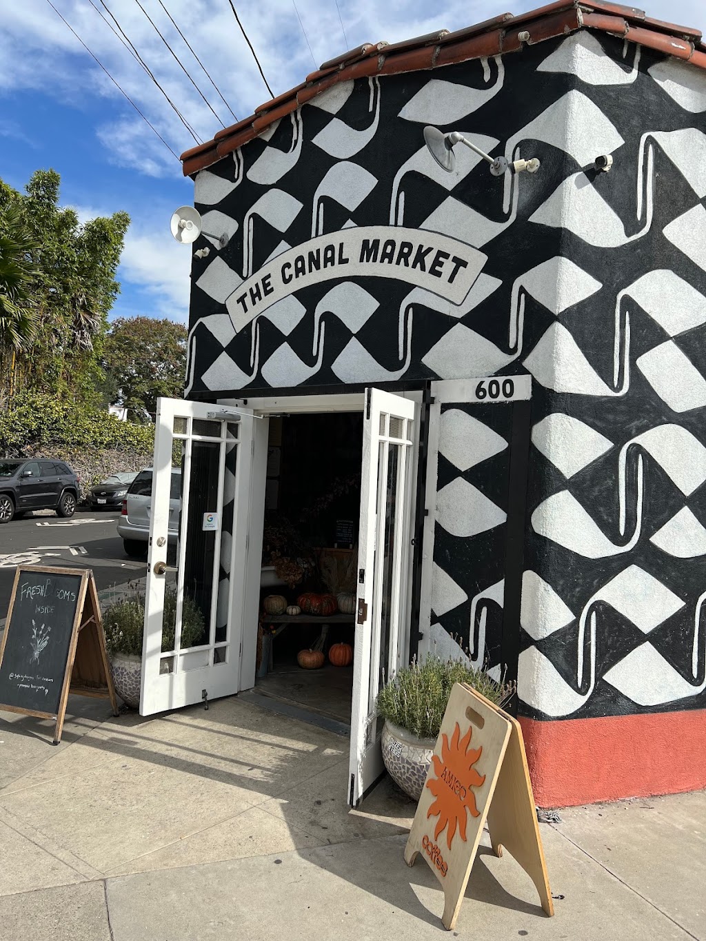 The Canal Market | 600 Mildred Ave, Venice, CA 90291, USA | Phone: (424) 228-5856