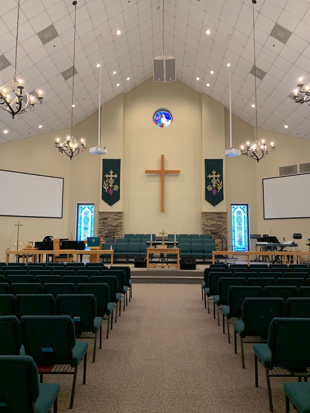 Crossroads United Methodist Church | 2460 Highway 138 NE, Conyers, GA 30013, USA | Phone: (770) 388-7438