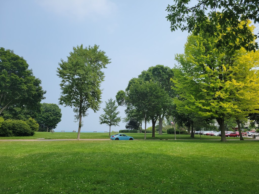 Klode Park | 5960 N Lake Dr, Whitefish Bay, WI 53217, USA | Phone: (414) 962-6690