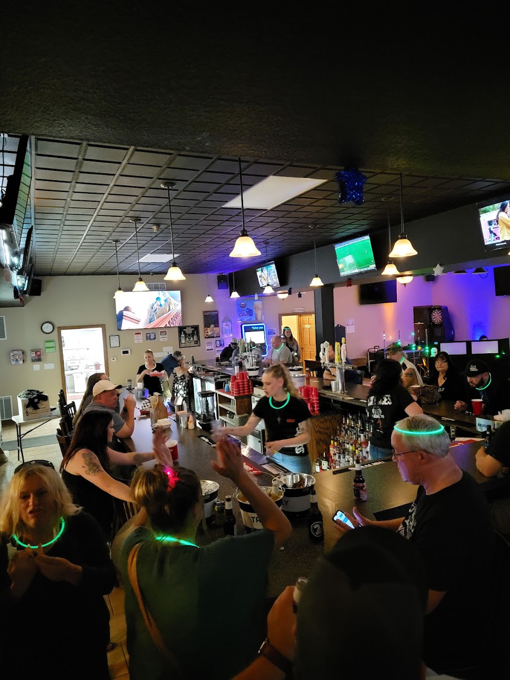 Lucky Aces Sports Bar & Grill | 139 N Main St, Pardeeville, WI 53954, USA | Phone: (608) 429-8040