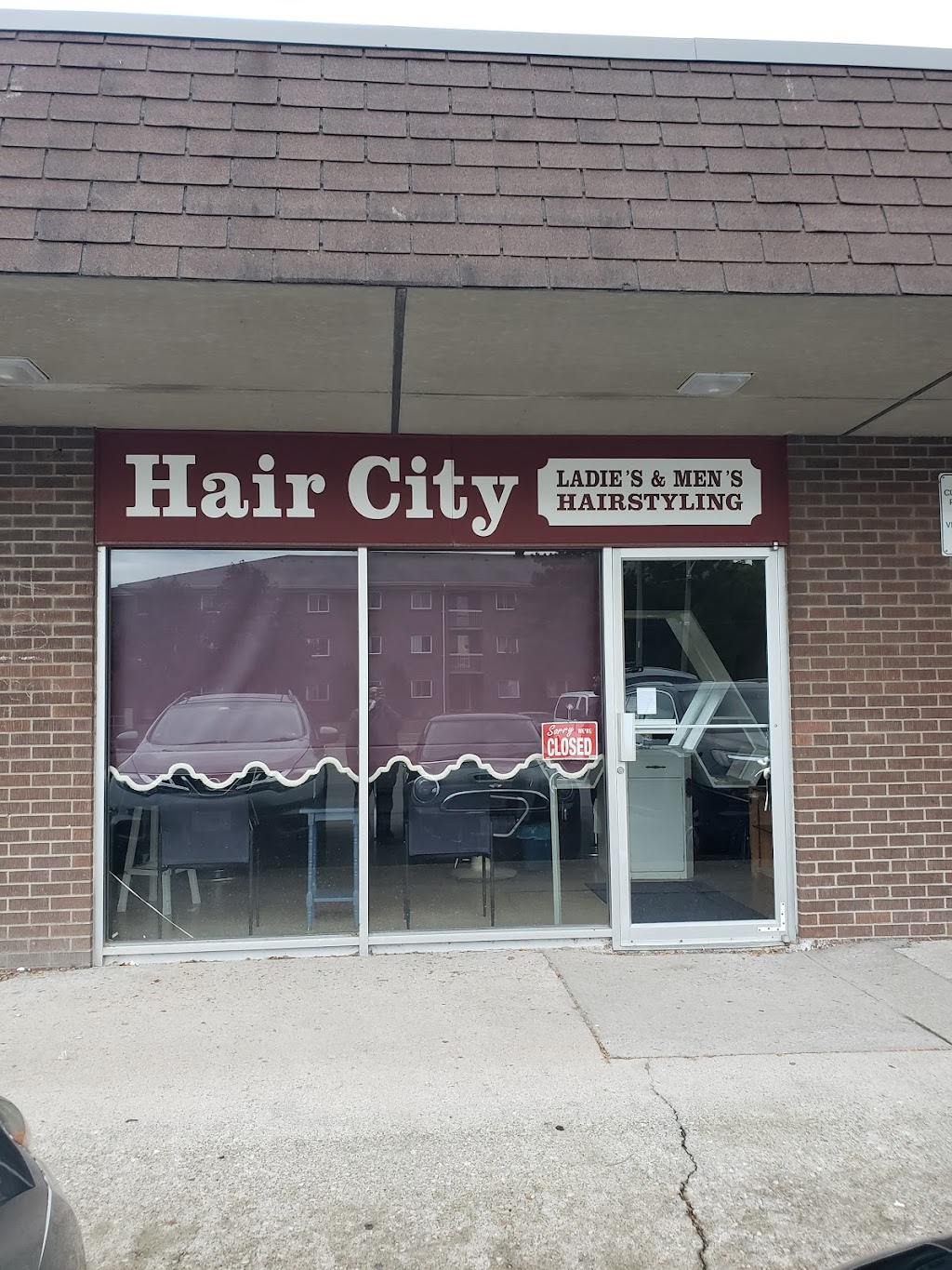 Hair City | 106 Rockwood Ave, St. Catharines, ON L2P 3P2, Canada | Phone: (905) 688-6422