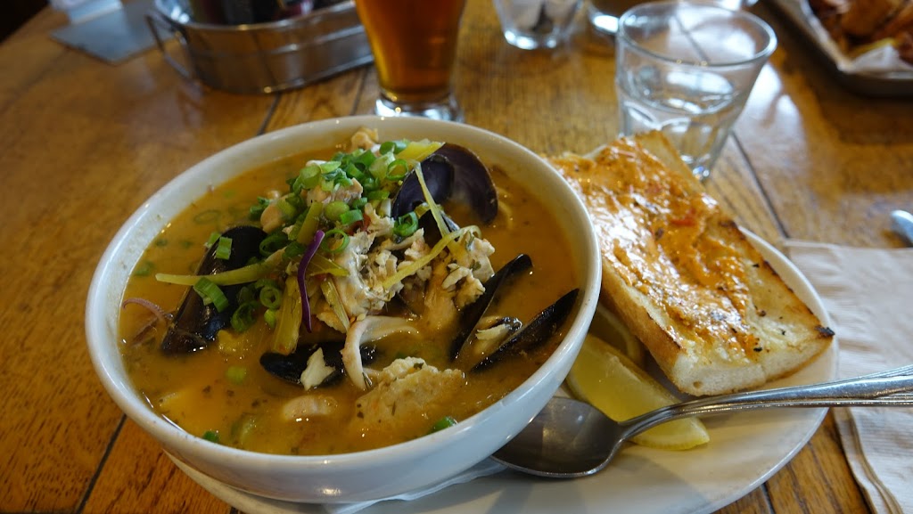 Harbour Public House | 231 Parfitt Way SW, Bainbridge Island, WA 98110, USA | Phone: (206) 842-0969