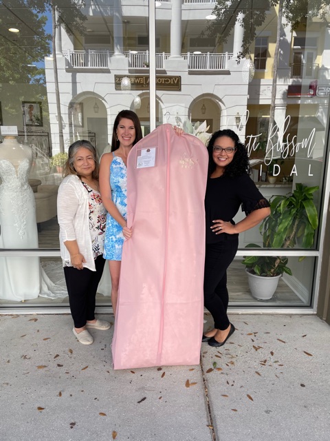 White Blossom Bridal | 4844 New Broad St, Orlando, FL 32814, USA | Phone: (407) 704-7366