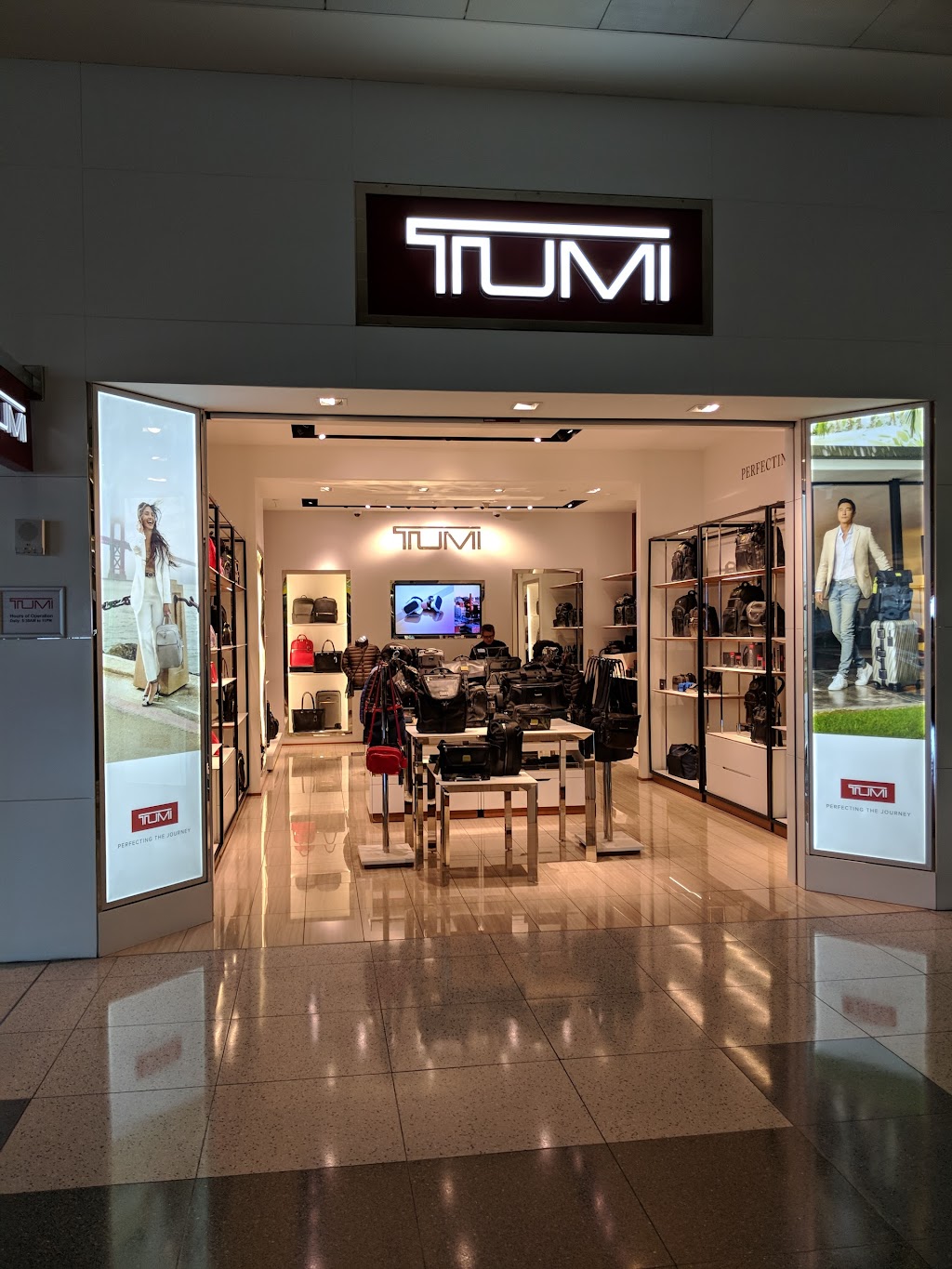 TUMI Store - McCarran International Airport | 5757 Wayne Newton Blvd D Gates, Near Gate D33, Las Vegas, NV 89119, USA | Phone: (702) 598-0172