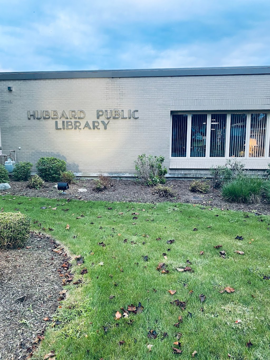 Hubbard Public Library | 436 W Liberty St, Hubbard, OH 44425, USA | Phone: (330) 534-3512