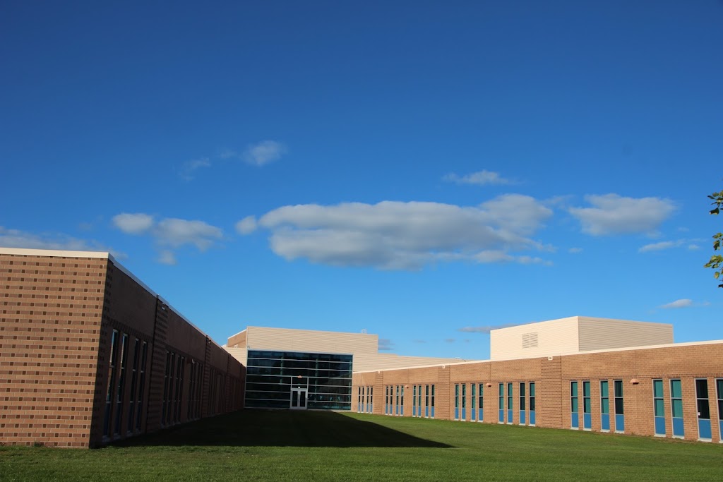 Seneca Middle School | 47200 Heydenreich Rd, Macomb, MI 48044, USA | Phone: (586) 723-3900