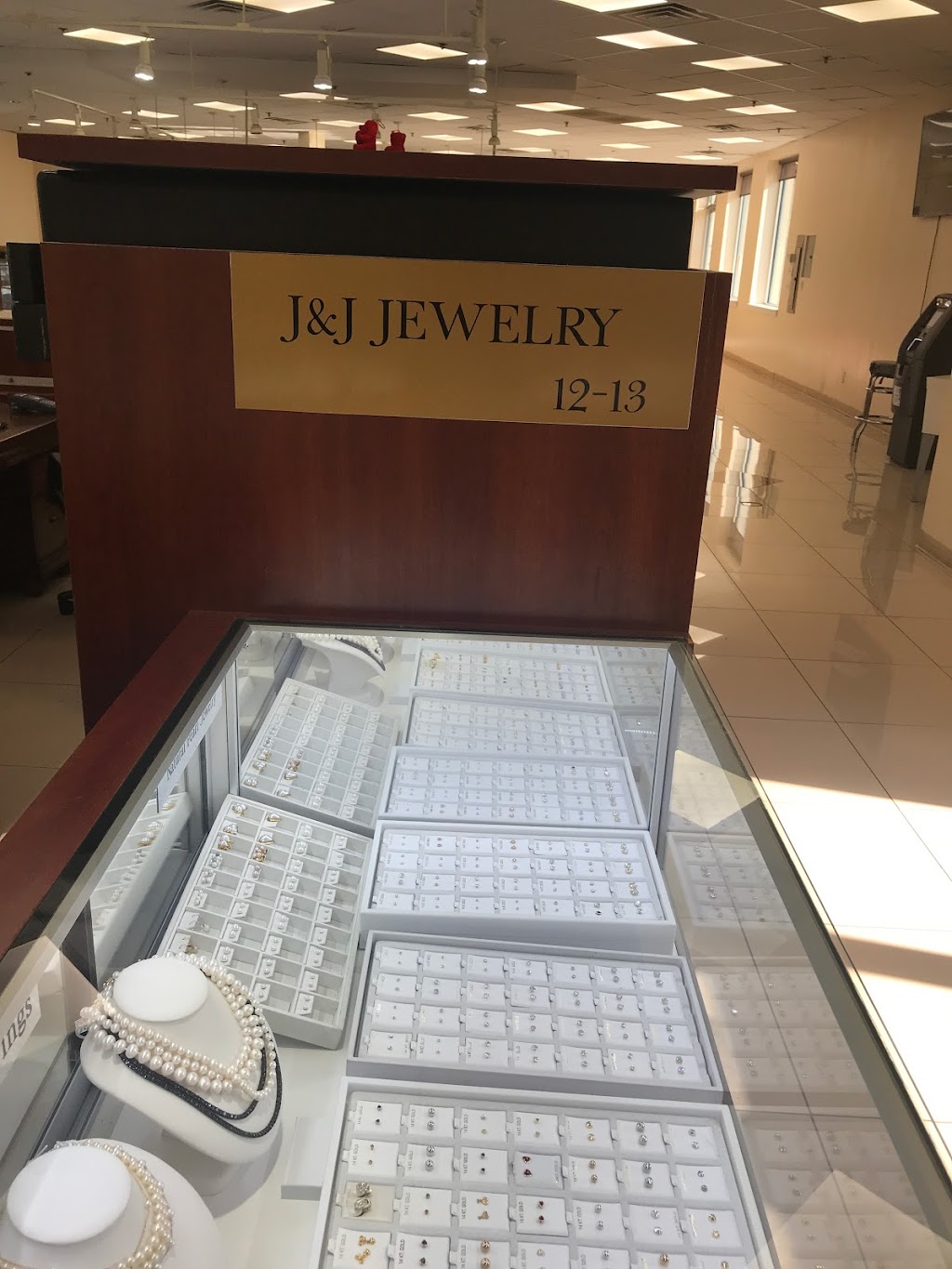 J & J Jewelry | 1440B 07201, 651 Kapkowski Rd, Elizabeth, NJ 07201, USA | Phone: (908) 351-4044