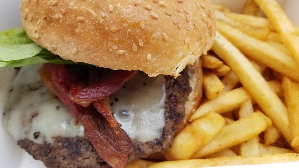 Burgers and Brew | 317 3rd St, West Sacramento, CA 95605, USA | Phone: (916) 572-0909