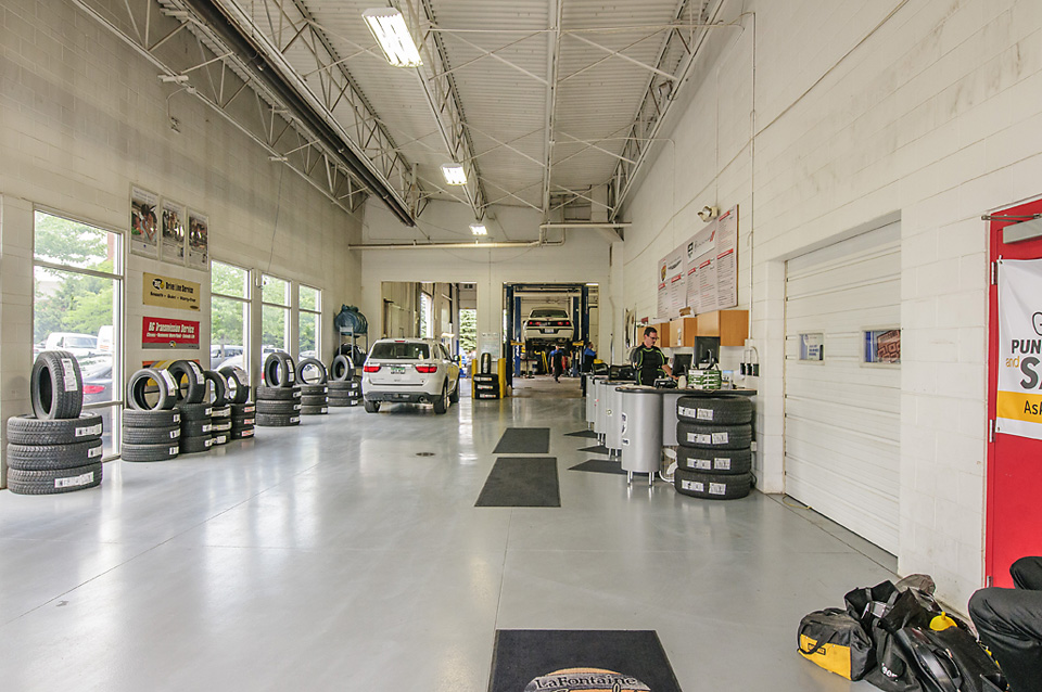 Genthe Chrysler Dodge Jeep Ram Saline Service Center | 900 W Michigan Ave, Saline, MI 48176, USA | Phone: (734) 429-9431