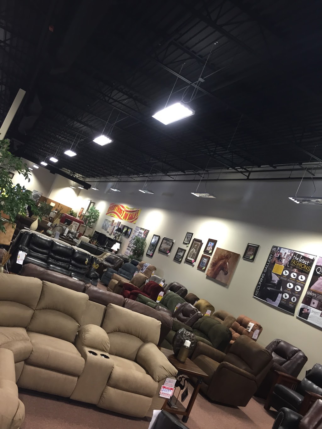 Furniture World NW | 2601 6th St, Bremerton, WA 98312, USA | Phone: (360) 373-0500