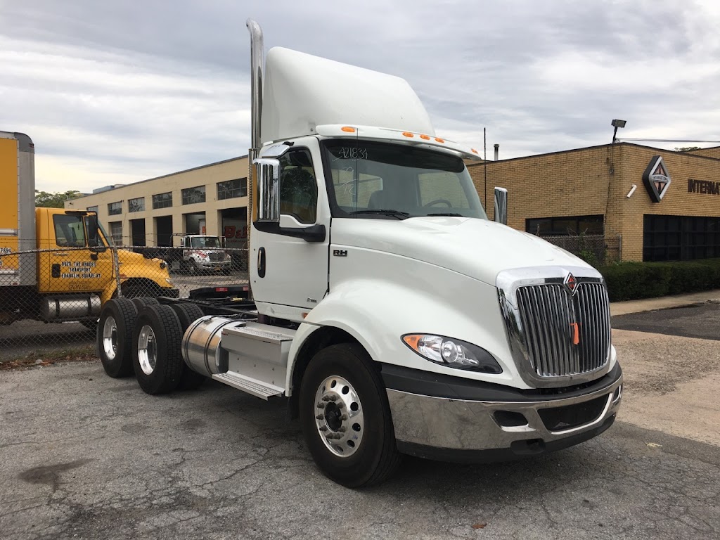 Syosset Trux Sales Inc | 1561 Stewart Ave, Westbury, NY 11590, USA | Phone: (516) 683-9110